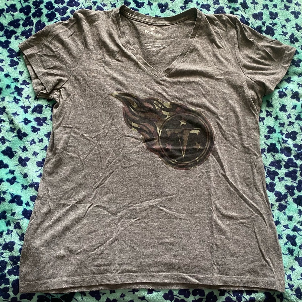 ✨Women’s Tennessee Titans Shirt XL